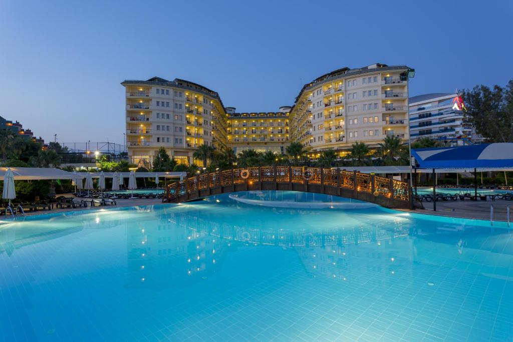 هتل موکارناس Mukarnas Spa & Resort آلانیا
